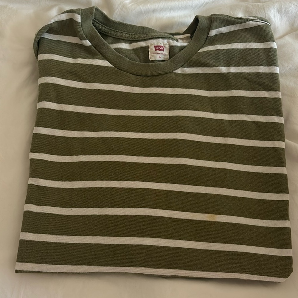 Levis Tee